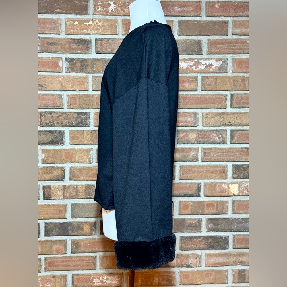 Zara Trafaluc Black Long Sleeve Top Faux Fur Cuffs Women’s M - Picture 2 of 4